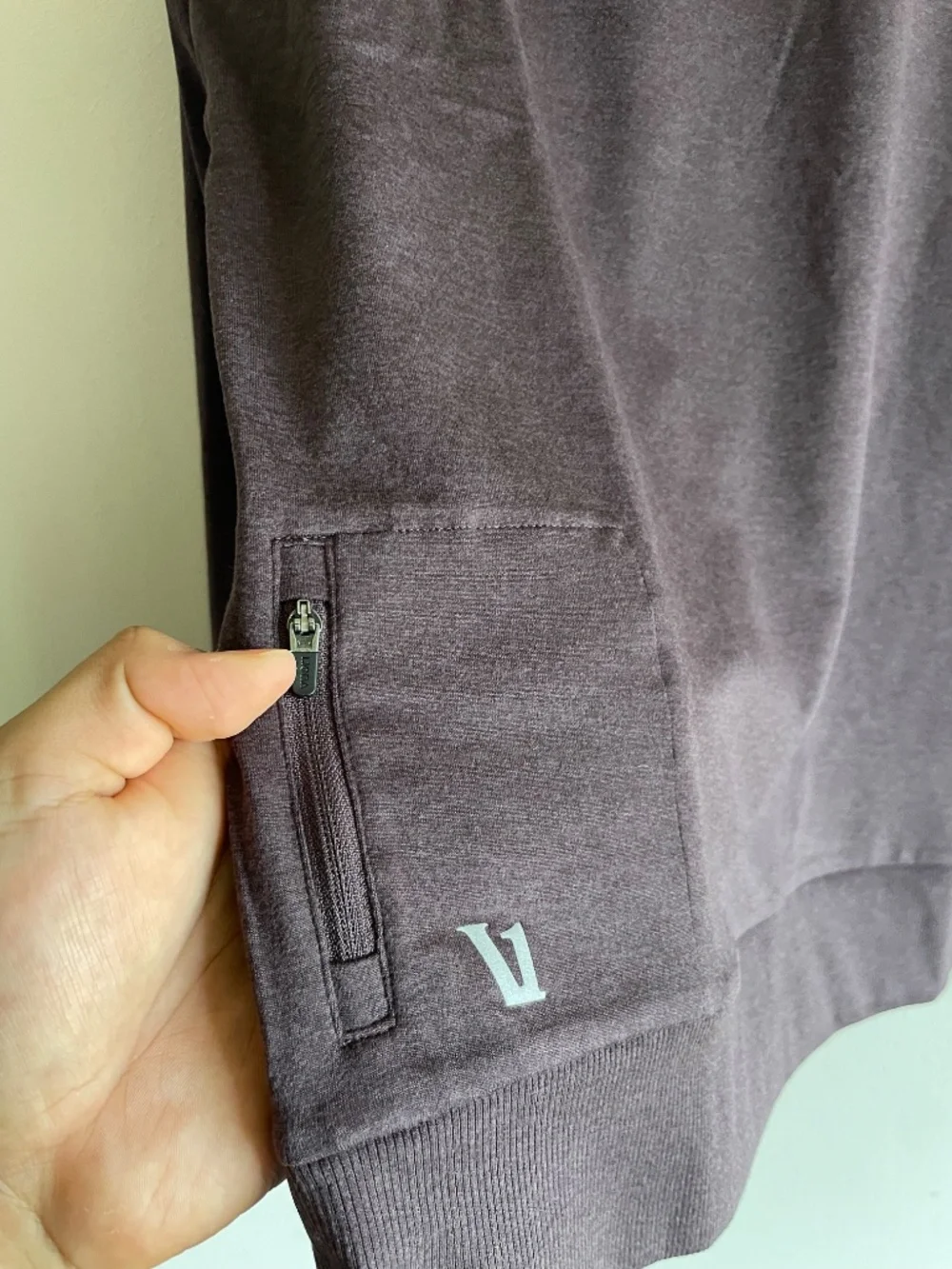 Vuori Ponto Performance Crew in Sangria Heather - Picture 6 of 10